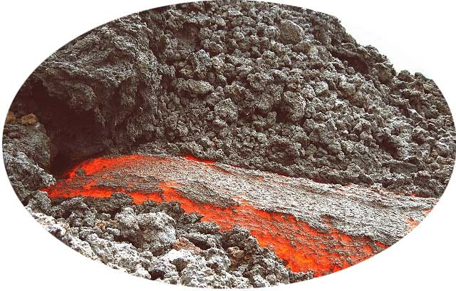 پوکه معدنی به توف سرد شده آتشفشانها گفته می‌شود که مقاومت و تخلخل بالا و وزن بسیار کمی دارند